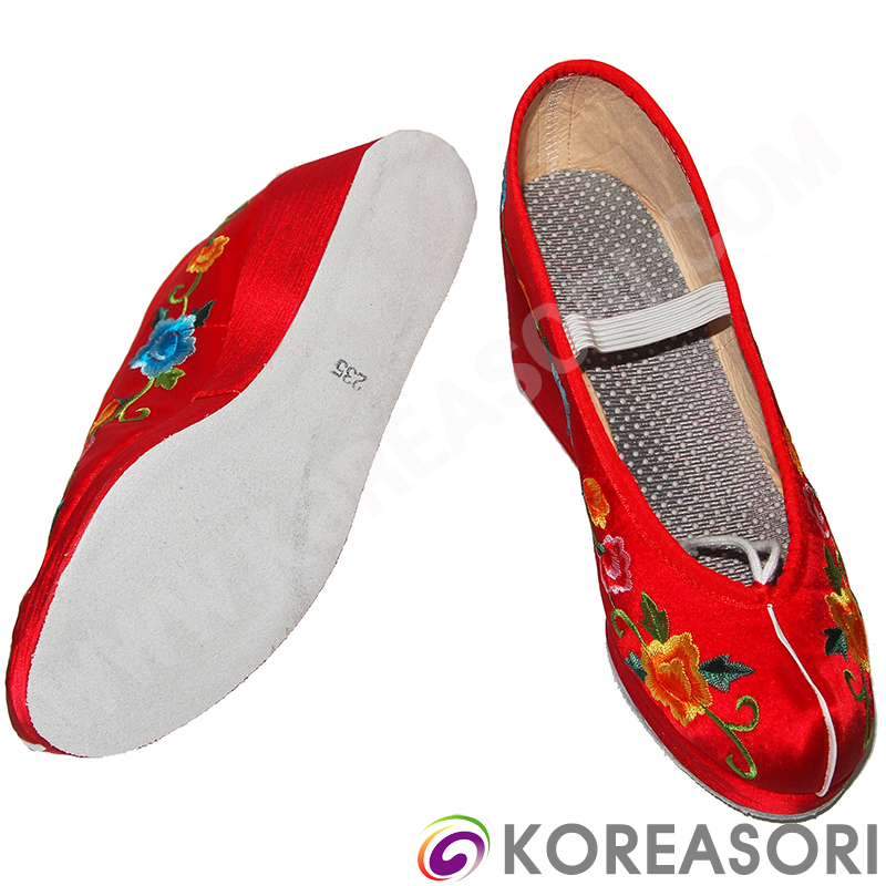 꽃자수 빨간색 코있는 빨간색 공단 7cm 바깥굽있는 한복신발 무용굽슈즈 한국무용신발 꽃신
